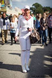 Akakçe'de piyasadaki tüm fiyatları karşılaştır,. Yvonne 33 The Dom Dancerist