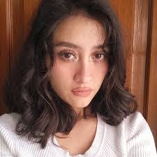 Stefanie Sandoval's Instagram, Twitter & Facebook