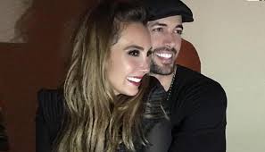 William levy may have started his instagram account a little more than two years ago, but only from his 51 posts, here are the 10 best images he has shared. William Levy Y Elizabeth Gutierrez Presumen Su Amor En Instagram Con Esta Ardiente Imagen Foto Mexico Hot Foto 1 De 5 Celebrities Entretenimiento Peru Com