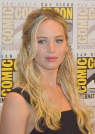 As the hunger games comes to an end with mockingjay part 2, we talked getting cosy with jennifer lawrence, liam hemsworth and josh hutcherson. Jennifer Lawrence Hunger Games Cast Has Final Reunion At Comic Con The Ny Independent Events