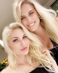 Friday vibes.. 🌊🏝🌞💁‍♀️🍓🍒