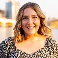 Lauren Clapp's Instagram, Twitter & Facebook