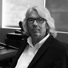 Arthur Kelm's Instagram, Twitter & Facebook