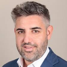 Phillip Klein's Instagram, Twitter & Facebook