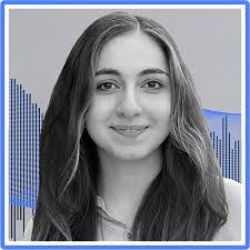 Anna Eastman's Instagram, Twitter & Facebook