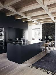 1001 Idees Pour Cuisine Noire Des Conseils Comment L Amenager Selon Les Tendances Cuisine Contemporaine Cuisines Design Cuisine Moderne