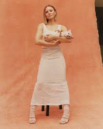 She was born and raised in huntington woods, michigan, and is the daughter take a look at the classic characters kristen bell has put her personal touches on, and learn about some of the roles she has pursued over the course. Kristen Bell On Seeking Peace Parenting Her Kids And Still Being So Damn In Love With Dax Self