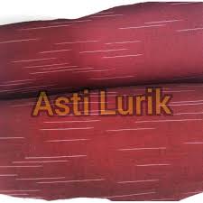 Kain tenun lurik diperkirakan sudah ada sejak 3.000 tahun silam. Kain Tenun Lurik Klasik 200 X 110 115 Hujan Gerimis Merah Maroon Udan Liris Dom Kecer Shopee Indonesia