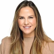 Kate Barnhart's Instagram, Twitter & Facebook