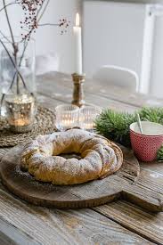 Erste Weihnachtsdeko Und Lecker Zimtkranz Pomponetti Rezept Weihnachten Kochen Weihnachtsrezepte Lebkuchen Backen