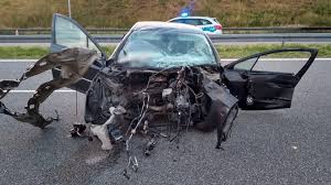 Wypadek w katowicach na alei korfantego. Wieszowa 27 Latek Zginal W Wypadku Na A1 Sila Uderzenia Wyrzucila Go Z Auta Zdjecia Wiadomosci