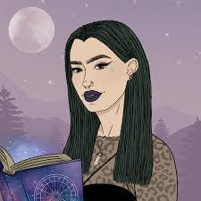 Lisa Manton's Instagram, Twitter & Facebook