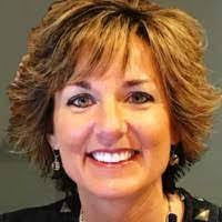 Kari Dixon's Instagram, Twitter & Facebook