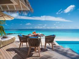 Chinese russian korean japanese italian 5 stars baglioni resort maldives is ideally located on maagau island, in dhaalu atoll just in. Baglioni Resort Maldives Bei Journey D Luxe Buchen