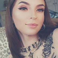 Ellie Cuthbert's Instagram, Twitter & Facebook