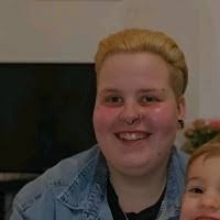 30+ "Emma Sander" profiles