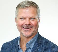 Derek Hefley's Instagram, Twitter & Facebook