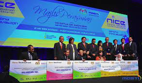 Seperti yang sudah diungkap di awal, iot menjadi unsur utama dalam revolusi industri 4.0. Pelan Hala Tuju Strategik Internet Of Things Iot Kebangsaan Mampu Menjana Peluang Ekonomi Bernilai Rm890 Bilion Kementerian Sains Teknologi Dan Inovasi Mosti