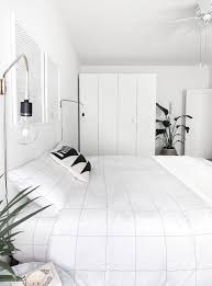 27 Bedroom Decor Ideas For Couples Singles And Teenagers White Bedroom Decor Minimalist Bedroom Design Modern Minimalist Bedroom