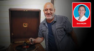 Haberi twitter hesabından duyuran müzisyen ferhat tunç, kalan müzik sahibi ve hemşehrimiz hasan saltık'ın geçirdiği kalp krizi sonrası hayatını kaybettiğini üzüntüyle öğrendim. P5qkzl4e5n Unm