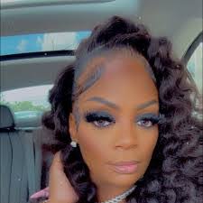 Natasha Meredith's Instagram, Twitter & Facebook