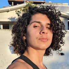 Se ele não for celíaco, ele é doido. Levar marmita de casa pra que?