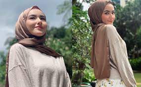 I really big fans my beloved idols comedian om @newsuleprikitiw follow back aku ya. Saya Bertudung Bukan Sebab Mahu Kahwin Hannah Delisha Gempak