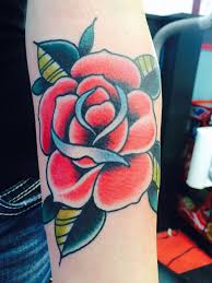Traditional American Rose Tattoo By Demian Thompson At The Parlour Tattoo In Eugene Oregon I Am In Love With This One Pattern Tattoo Tattoos Pretty Tattoos