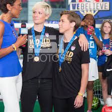 On Instagram I Love This Picture Mrapinoe Meghankling Meghan Megan Klingenberg Kling Rapinoe Usa Soccer Women Megan Rapinoe Women S Soccer Team
