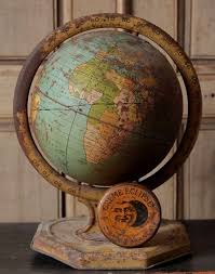 1000 Ideas About Vintage Globe On Pinterest World Globes En 2020 Globe Vintage Mappemonde Deco Voyage