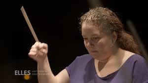 En marge de son travail, elle parle d'identité et d'héritage, du poids des idées reçues et du bonheur de créer. Elles Ont Toutes Une Histoire Zahia Ziouani Cheffe D Orchestre Tv5monde Europe
