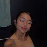 Natalie Yelland's Instagram, Twitter & Facebook