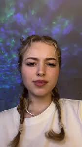 Laura Elser's Instagram, Twitter & Facebook