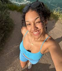 Hello everyone my name is Toriana Blackwood i am a first year a sac state I  will be majoring in nursing , and I need a chill , laid back roomate for