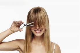 Ketahui tipsnya supaya anak tetap nyaman, serta hasilnya memuaskan. Salon Tutup Saat Wabah Corona Ini Tips Untuk Potong Rambut Sendiri Antara News