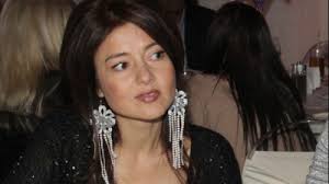 Oana sarbu si nicole cherry ani de liceu stela enache live la marea unire zu. Oana Sarbu SunatÄƒ In Direct Motivul E Halucinant