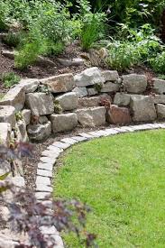 Eine Trockenmauer Ist Mehr Als Nur Eine Gartenmauer Sie Ist Zusatzlich Vielfaltiger Lebensraum Fur Tiere Und Pfl Gartenmauer Garten Pflanzen Steinmauer Garten