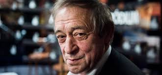 A nemzet színésze/színésznője címet a nemzeti színjátszás élő művészei közül azok kaphatják meg, akik a magyar nyelv ápolása, a nemzeti irodalom tolmácsolása, a magyar színművészet, a nemzeti színjátszás fejlesztése, népszerűsítése során kimagasló érdemeket szereztek. Jordan Tamas A Nemzet Szinesze Lett Librarius Hu