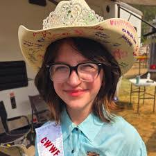 Kerry Ruth's Instagram, Twitter & Facebook