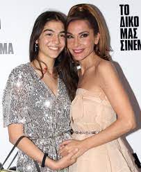 Θέλετε να μάθετε το αληθινό ύψος, την ηλικία, τα κιλά, και το ζώδιο της ζέτας μακρυπούλια; Melina Nikolaidh H Adhmosieyth Fwtografia Apo Thn Paidikh Ths Hlikia Mazi Me Thn Despoina Bandh Fthis Gr
