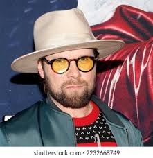 3 mil resultados de imágenes, fotos de stock e ilustraciones libres de  regalías para Fletcher