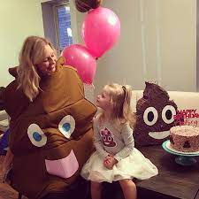 Ver más ideas sobre fiesta de niños, fiesta, decoración de unas. Ni Princesas Ni Superheroinas Esta Nina Pidio Celebrar Su Cumpleanos Con Una Fiesta Tematica Del Emoji De Caca