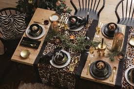 This versatile gold ring with an open design is characterized by petite diamonds and turquoise stones. 50 Beautiful Christmas Table Decorating Ideas Loveproperty Com
