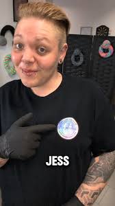 Piercing-Challenge: Verlieren verboten! ⚡😈 Ich bin Jess Pierced vom Black  Pearl Kleve und stelle mich der ultimativen Challenge. Wenn ich mit der  Nadel daneben ziele … tja, dann musst DU dir ein neues ...