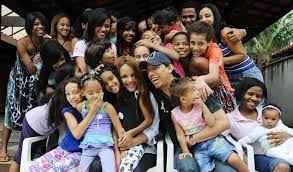 Eu tinha 33 anos e três filhos simone, 15, flávio, 14, e adriano, 6 anos quando peguei a primeira menina para criar. Did Brazil S Evangelical Superstar Have Her Husband Killed Brazil The Guardian