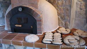 La cocina se prepara para comenzar a recibir ingredientes para guisos, alimentos para comidas de tupper y recetas calientes, de esas que apetece llevarse a la boca en un día de lluvia o un domingo de reunión con la familia. Como Construir Un Horno De Lena Paso A Paso Con Fotos Cocina Salud