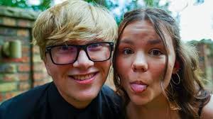 plot twist: not a costume 😈