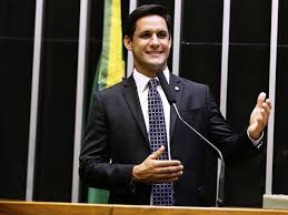 Ex-deputado Rafael Motta sofre acidente de kitesurf em Natal ...