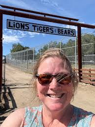 Melissa Mensch's Instagram, Twitter & Facebook