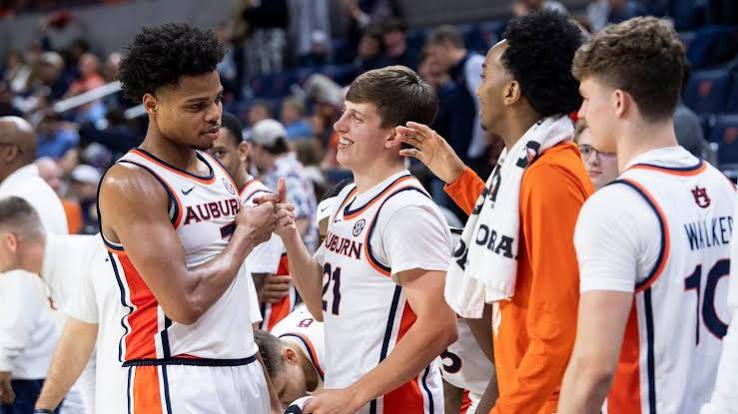 Men's Basketball Bracket Watch: Auburn's Polarizing Bubble Case